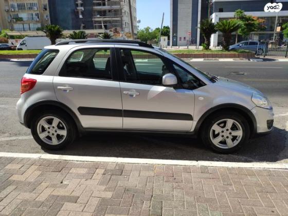 סוזוקי SX4 GLX הצ'בק אוט' 1.6 (120 כ"ס) בנזין 2013 למכירה בתל אביב יפו