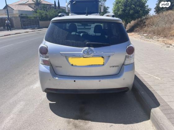 טויוטה ורסו GLI אוט' 1.8 (147 כ"ס) בנזין 2015 למכירה בכפר סבא