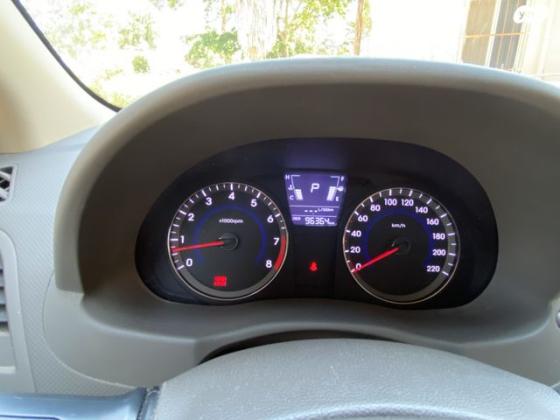 יונדאי i25 Inspire אוט' 1.6 (124 כ"ס) בנזין 2013 למכירה בחולדה