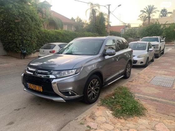 מיצובישי אאוטלנדר Premium אוט' 7 מק' 2.0 (150 כ''ס) בנזין 2016 למכירה בפתח תקווה