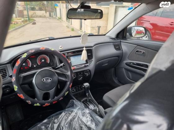 קיה ריו EX סדאן אוט' 1.4 (97 כ''ס) בנזין 2011 למכירה בנתניה