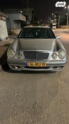 מרצדס E-Class E240 Classic אוט' 2.6 (170 כ''ס) בנזין 2001 למכירה בטירה
