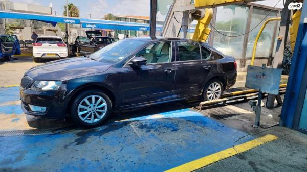 סקודה אוקטביה Style אוט' 1.2 (110 כ"ס) בנזין 2017 למכירה בהרצליה