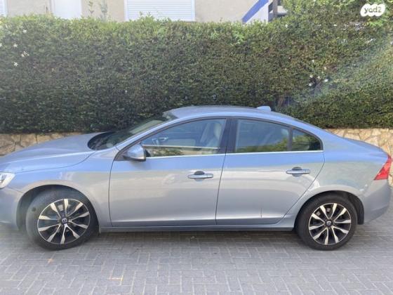 וולוו S60 T5 Kinetic אוט' 2.0 (245 כ''ס) בנזין 2019 למכירה ברמת השרון