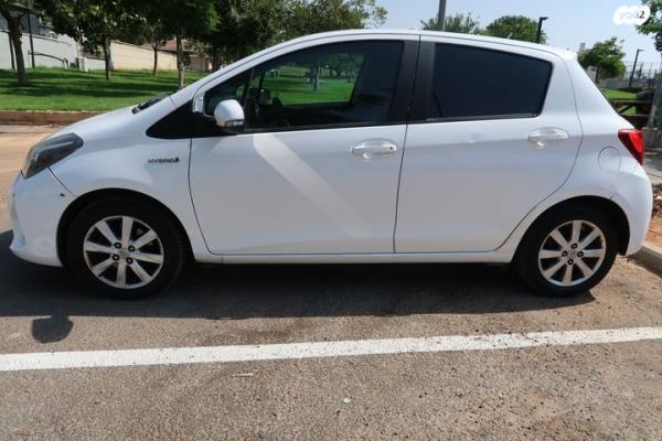 טויוטה יאריס הייבריד Hybrid אוט' 1.5 (74 כ''ס) בנזין 2016 למכירה בכפר ביל"ו
