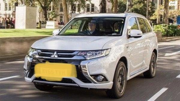 מיצובישי אאוטלנדר Premium אוט' 7 מק' 2.0 (150 כ''ס) בנזין 2018 למכירה בנס ציונה