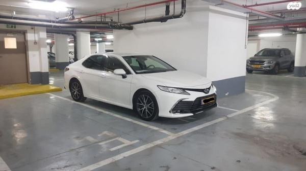 טויוטה קאמרי LE הייבריד אוט' 2.5 (178 כ''ס) בנזין 2022 למכירה בחשמונאים