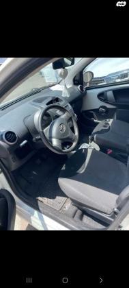 טויוטה אייגו (AYGO) Plus רובוטית 1.0 (69 כ''ס) בנזין 2012 למכירה ברמת השרון