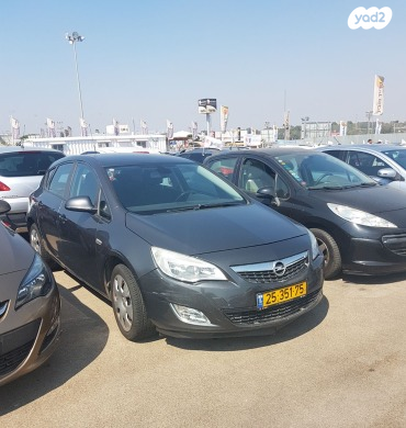 אופל אסטרה Enjoy הצ'בק אוט' 1.4 (140 כ''ס) בנזין 2012 למכירה בחולון