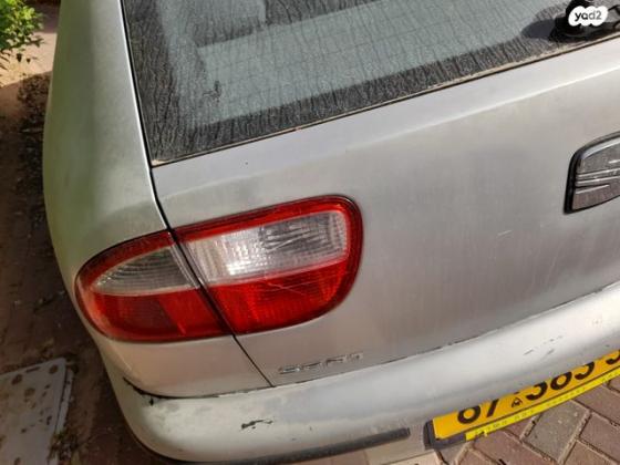 סיאט לאון Signo ידני 5 דל' 1.6 (100 כ''ס) בנזין 2002 למכירה בנתניה