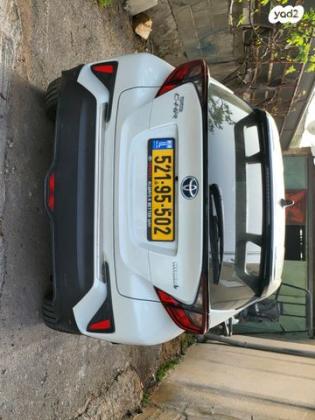 טויוטה C-HR Chic הייבריד אוט' 1.8 (98 כ"ס) בנזין 2021 למכירה בחיפה