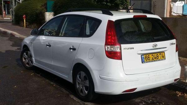 יונדאי i30CW Inspire סטיישן אוט' 1.6 (126 כ''ס) בנזין 2011 למכירה בחריש