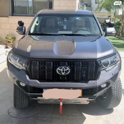 טויוטה לנד קרוזר ארוך Sahara אוט' 7 מק' דיזל 5 דל' 2.8 (204 כ"ס) דיזל 2022 למכירה בדימונה