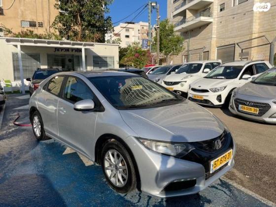 הונדה סיוויק האצ'בק החדשה Comfort אוט' 1.8 (142 כ''ס) בנזין 2014 למכירה ברחובות