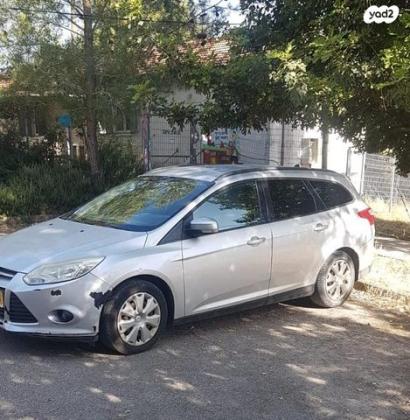 פורד פוקוס Trend סטיישן אוט' 1.6 (125 כ''ס) בנזין 2012 למכירה בגבעת יערים