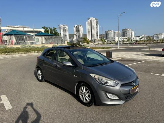יונדאי i30 Premium אוט' 1.6 (135 כ''ס) בנזין 2013 למכירה בחיפה