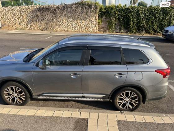 מיצובישי אאוטלנדר Premium אוט' 7 מק' 2.0 (150 כ''ס) בנזין 2016 למכירה בחיפה