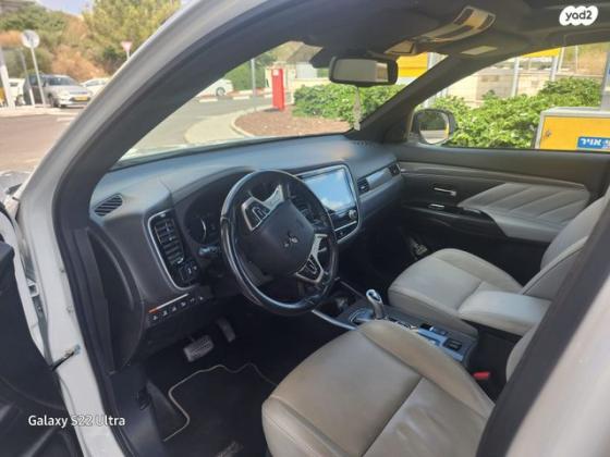 מיצובישי אאוטלנדר PHEV 4X4 Luxury הייבריד אוט' 5 מק' 2.4 (135 כ''ס) היברידי חשמל / בנזין 2020 למכירה במודיעין מכבים רעות