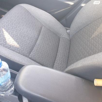 טויוטה יאריס קרוס SOL אוט' 1.5 (125 כ''ס) בנזין 2022 למכירה ברעננה