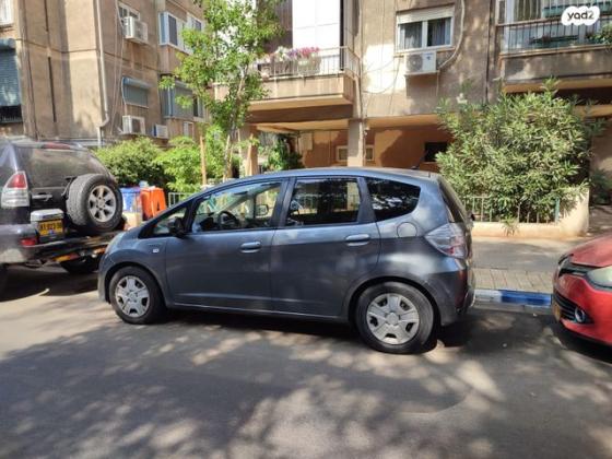 הונדה ג'אז הייבריד הייבריד אוט' 1.3 (102 כ''ס) בנזין 2015 למכירה בתל אביב יפו