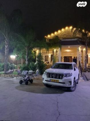 טויוטה לנד קרוזר ארוך 4X4 Luxury אוט' דיזל 7 מק' 2.8 (177 כ"ס) דיזל 2017 למכירה בערערה