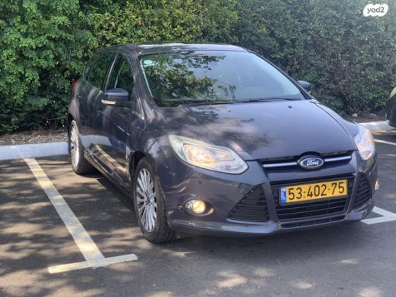פורד פוקוס Titanium הצ'בק ידני 1.6 (180 כ''ס) בנזין 2012 למכירה בתל אביב יפו