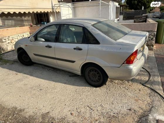 פורד פוקוס LX סדאן אוט' 1.6 (100 כ''ס) בנזין 2001 למכירה בפרדס חנה כרכור