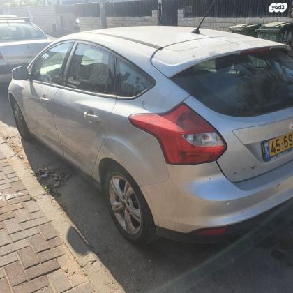 פורד פוקוס Trend הצ'בק אוט' 1.6 (125 כ''ס) בנזין 2012 למכירה באור עקיבא