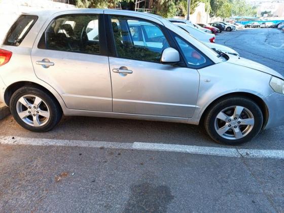 סוזוקי SX4 GLX-HB הצ'בק אוט' 1.6 (119 כ''ס) בנזין 2010 למכירה בירושלים