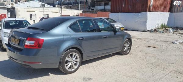 סקודה אוקטביה Exclusive אוט' 1.8 (180 כ''ס) בנזין 2017 למכירה בירושלים