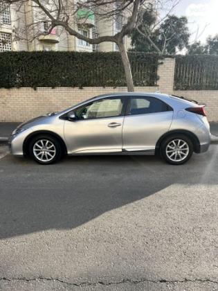 הונדה סיוויק האצ'בק החדשה Comfort אוט' 1.8 (142 כ''ס) בנזין 2017 למכירה באשדוד