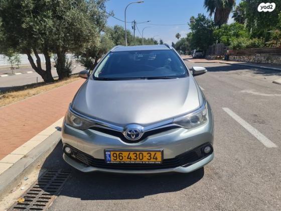 טויוטה אוריס הייבריד TS סטיישן הייבריד אוט' 1.8 (99 כ"ס) בנזין 2015 למכירה בקרית טבעון