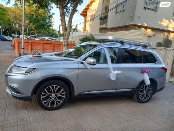 מיצובישי אאוטלנדר Premium אוט' 7 מק' 2.0 (150 כ''ס) בנזין 2015 למכירה בחולון