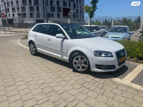 אאודי A3 Sportback Sharp אוט' 1.2 (105 כ''ס) בנזין 2011 למכירה ברמת גן