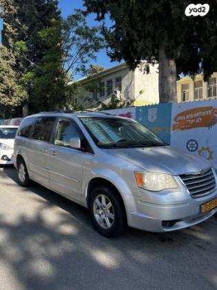 קרייזלר גראנד וויאג'ר Touring אוט' 7 מק' 3.8 (193 כ"ס) בנזין 2009 למכירה ברחובות