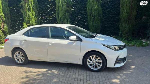 טויוטה קורולה GLI אוט' 1.6 (132 כ''ס) [2016 ואילך] בנזין 2016 למכירה בנתניה