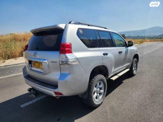 טויוטה לנד קרוזר ארוך 4X4 Luxury אוט' דיזל 7 מק' 3.0 (173 כ''ס) דיזל 2010 למכירה בעפולה