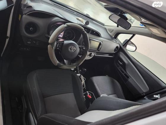 טויוטה יאריס הייבריד Style אוט' 1.5 (73 כ"ס) בנזין 2018 למכירה במבשרת ציון