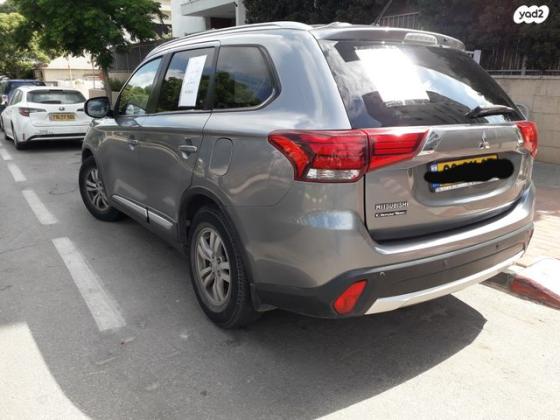 מיצובישי אאוטלנדר Instyle אוט' 7 מק' 2.0 (150 כ"ס) בנזין 2016 למכירה בהרצליה