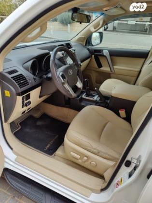 טויוטה לנד קרוזר ארוך 4X4 Luxury אוט' דיזל 7 מק' 2.8 (177 כ"ס) דיזל 2016 למכירה בפתח תקווה