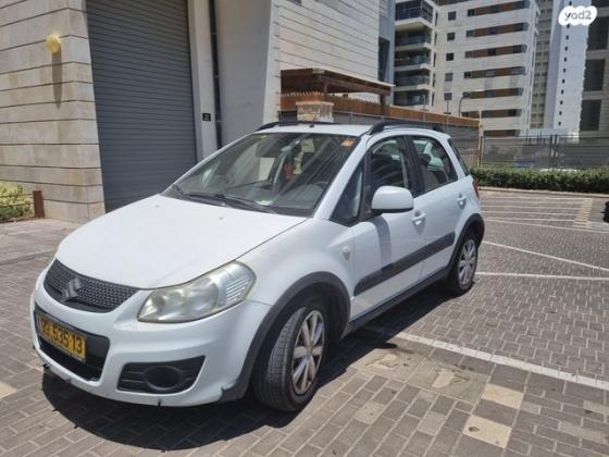סוזוקי SX4 GLA הצ'בק אוט' 1.6 (120 כ"ס) בנזין 2012 למכירה בראש העין