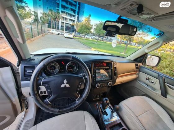 מיצובישי פג'רו ארוך 4X4 Limited אוט' 7 מק' 3.8 (250 כ''ס) בנזין 2010 למכירה בפתח תקווה