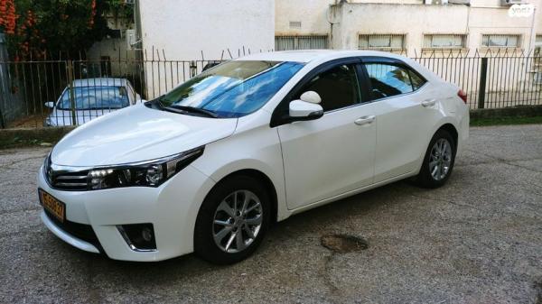 טויוטה קורולה GLI-FL אוט' 1.6 (132 כ''ס) [2013-2016] בנזין 2016 למכירה בחדרה