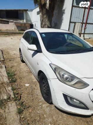 יונדאי i30 Inspire סטיישן אוט' 1.6 (135 כ"ס) בנזין 2013 למכירה בבית אלעזרי