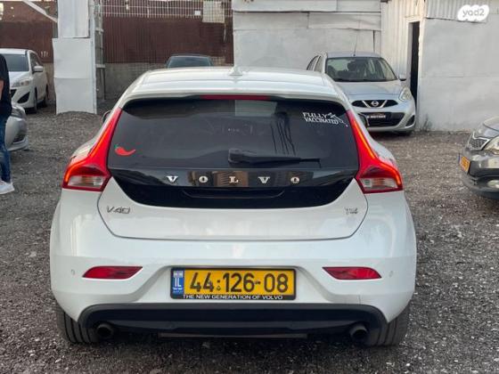 וולוו V40 T4 Kinetic אוט' 2.0 (190 כ"ס) בנזין 2016 למכירה בנתניה