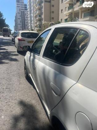 טויוטה יאריס Sol אוט' 1.3 (87 כ''ס) בנזין 2001 למכירה באשקלון