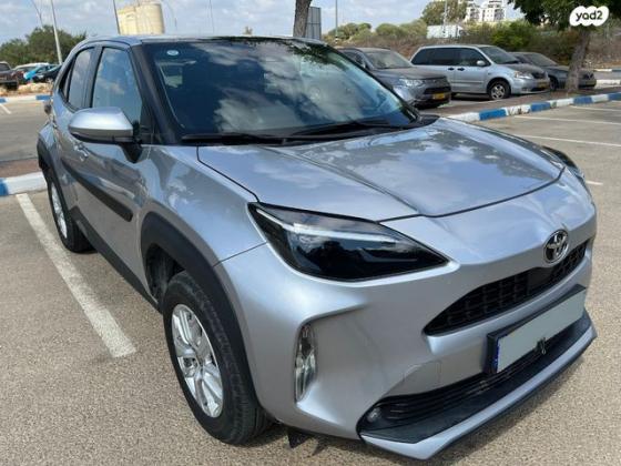 טויוטה יאריס קרוס Sky אוט' 1.5 (125 כ''ס) בנזין 2022 למכירה ברעננה
