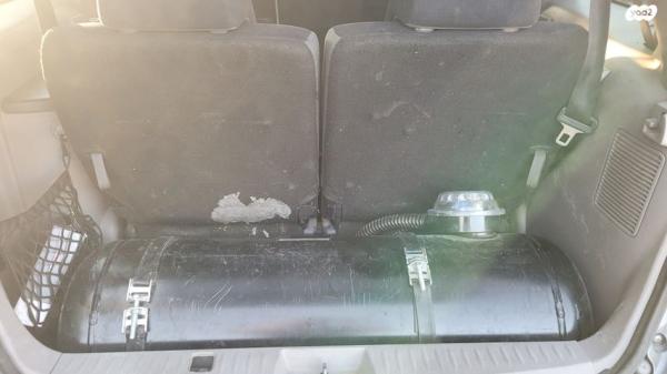 מיצובישי גרנדיס Executive אוט' 2.4 (165 כ"ס) בנזין 2011 למכירה בערד