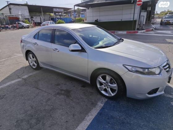 הונדה אקורד Luxury אוט' 2.0 (156 כ''ס) בנזין 2012 למכירה בחולון