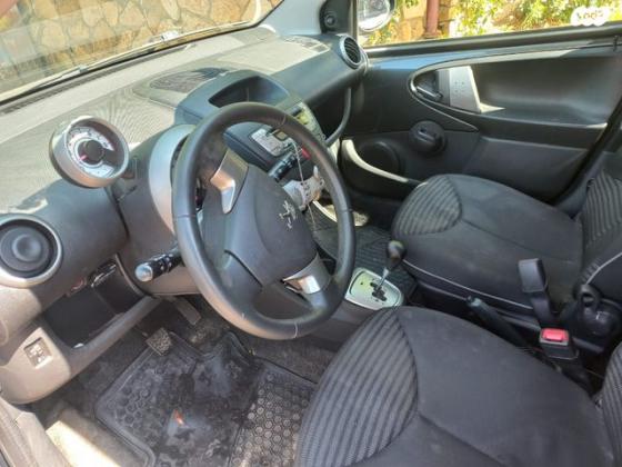 פיג'ו 107 Active אוט' 1.0 (68 כ''ס) בנזין 2013 למכירה בבת חפר